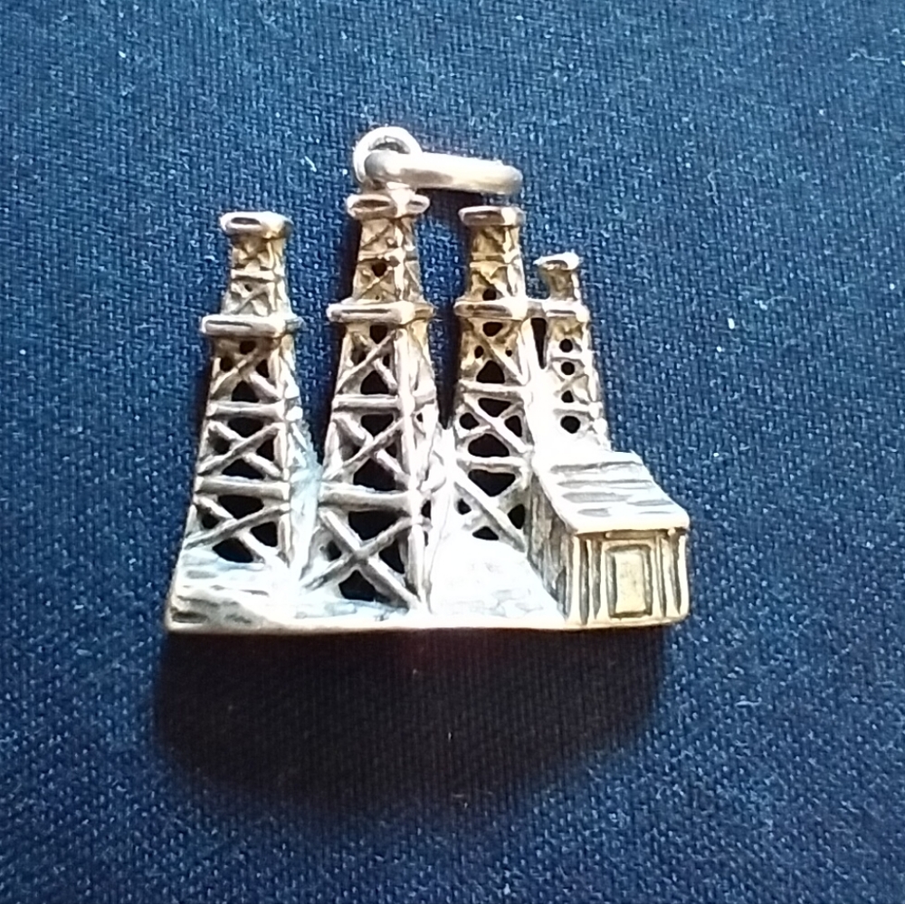 Oil Rig Charm Pendant, No Chain
